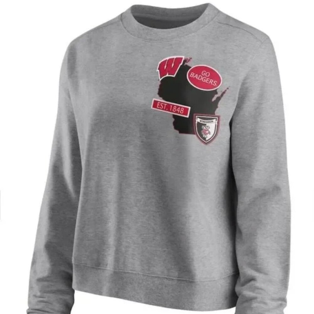 WEAR by Erin Andrews Wisconsin Badgers Gray Patch Design Crew Sweatshirt S